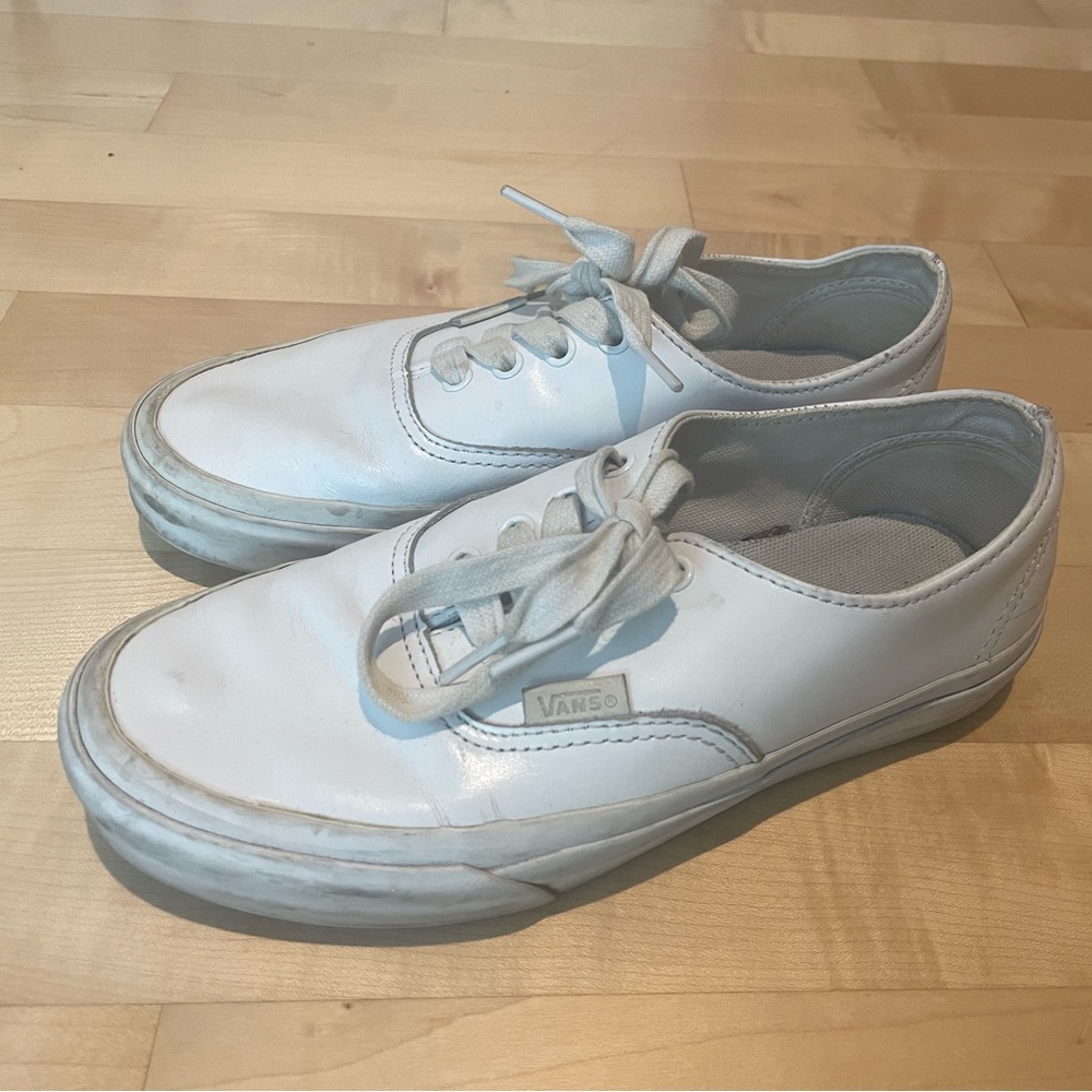 Size 6 Vans women’s white leather
